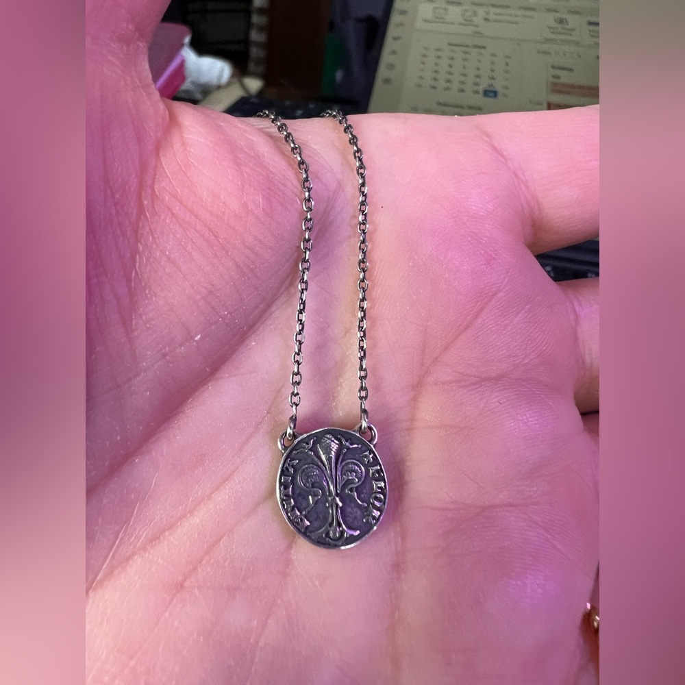 Elegant Silver Pendant Necklace